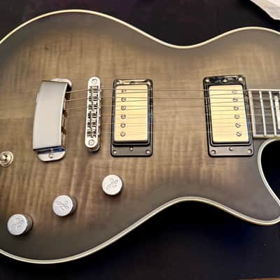 Hagstrom Ultra Max with Hard Case image 3