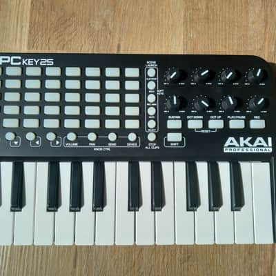 Akai APC Key 25 – Excellent Condition – Box & Accessories Included