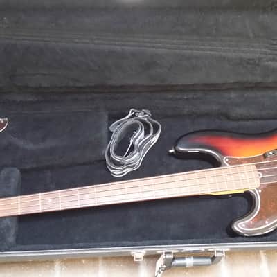 Fender Fender Left-Handed Standard Precision 4 String Bass 3-Tone Sunburst w/Case 1999-2000 3 Tone Sunburst image 2