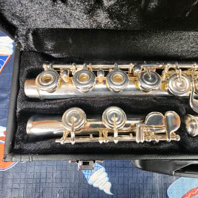 Yamaha YFL 262 OPEN HOLE FLUTE MINT image 3