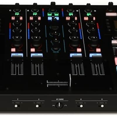 Native Instruments Traktor Kontrol S8 Demo image 3