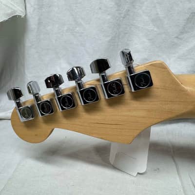 Fender Stratocaster HSS Guitar - Upgraded Electronics / Pickups - MIM Mexico 2004 - 3-Color Sunburst / Maple neck image 8