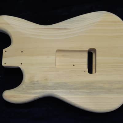 40yr Aged Pine Strat Style body - 3lbs 1oz #3671  *IMPORT CHARGES INCLUDED image 6