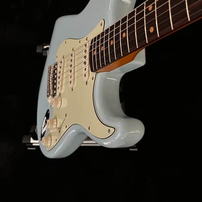 Fender Vintera III Early '60s Stratocaster 2025 - Sonic Blue image 7