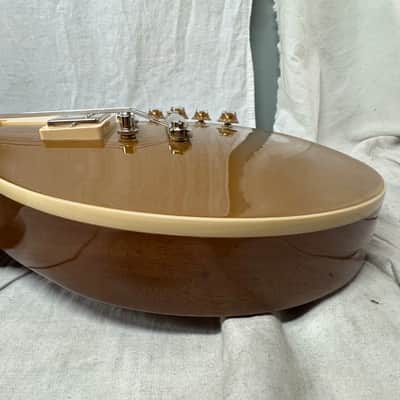 Gibson Les Paul Standard Guitar with Case 2021 - Gold Top goldtop image 22