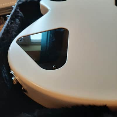 Knaggs Kenai J - P2 2019 Creme image 16