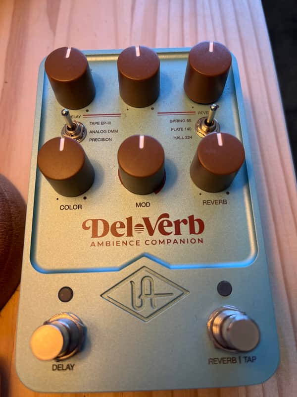 Universal Audio Del-Verb Ambience Companion 2023 - Present - Seafoam Green image 1