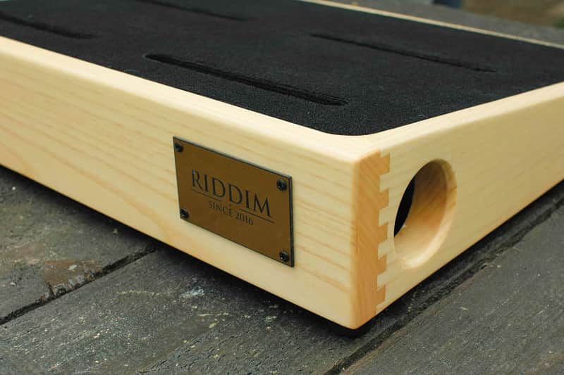 Custom Wood Pedalboard 20x15.7 image 1