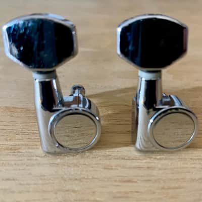 Tuning Heads (2) For Electric Guitars, In-Line Style, Right Handed (Chrome) image 1