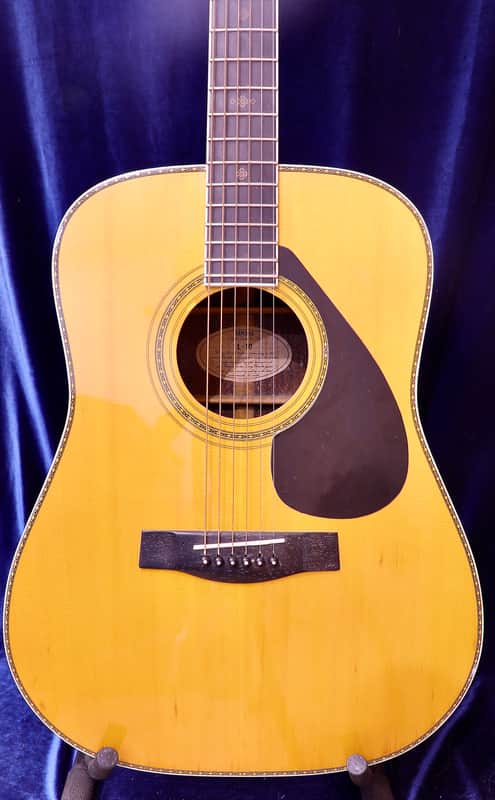 Yamaha L10 1975/6 First Generation - Natural With Hard Case image 1