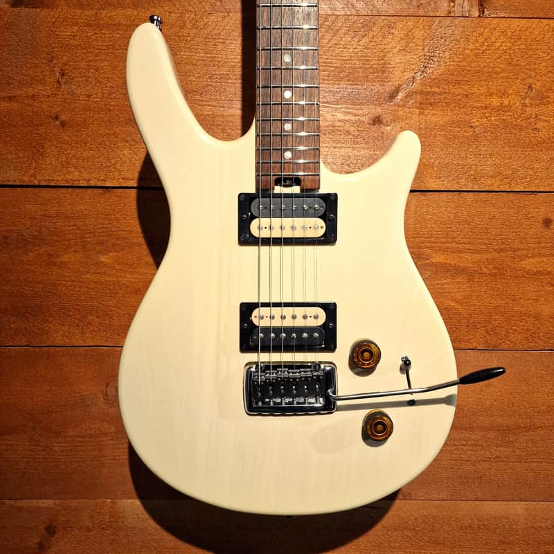 Peavey Firenza AX Electric Guitar; White: Serial Number: 10480346 | Second Hand image 1