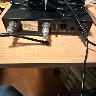 Audio-Technica atw r3100 receiver only and power supply - Black image 5