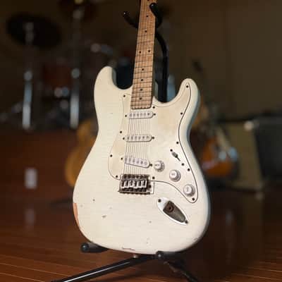 Indy Custom Relic Strat 2010's - White image 2