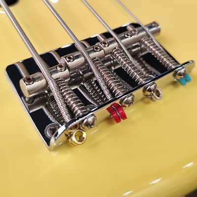Fender Jazz Bass Deluxe 2007 - Vintage White image 7