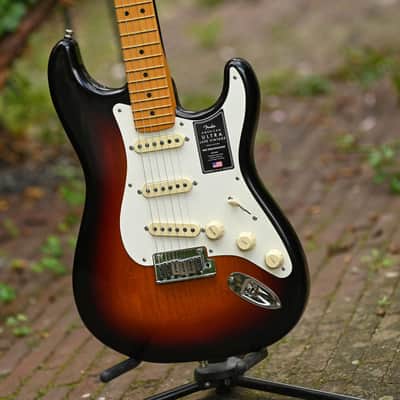 Fender American Ultra Luxe Vintage '50s Stratocaster - 3-Color Sunburst image 3
