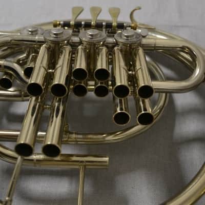 Trompa Sib/Fa Holton H379 en buen estado. image 16