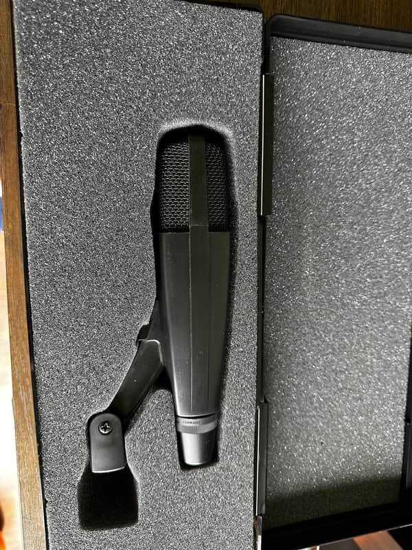 Sennheiser MD 421 II Dynamic Microphone w/ Clip & Case – Tested Working image 1