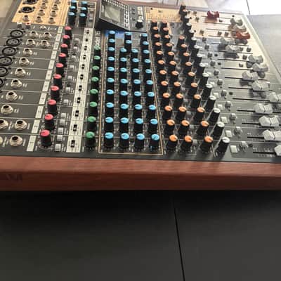 TASCAM Model 16 Multitrack Recorder / Mixer / Audio Interface 2019 - Present - Black with Wood Cheeks image 4