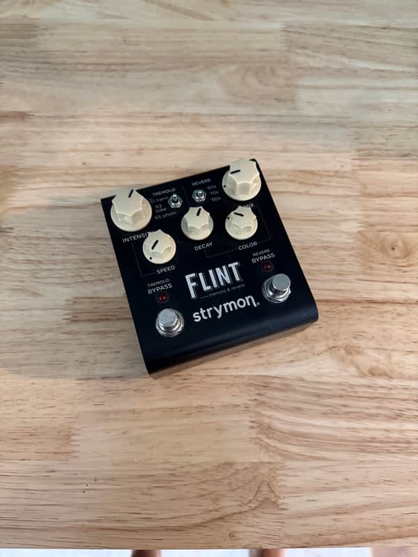 Strymon Flint Reverb and Tremolo V1 2012 - 2022 - Black with White Knobs