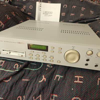 Akai S2000 MIDI Stereo Digital Sampler - White