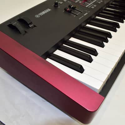 Yamaha MOXF8 88-Key Synthesizer Workstation Keyboard image 2