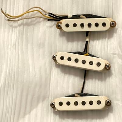 Fender Custom Shop Josefina Hand-Wound AGED / Relic Strat Pickup Set – RARE Custom Spec 7.4kΩ – Matched Output image 2