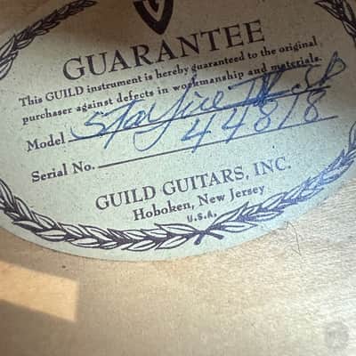 Guild Starfire IV from 1964/65 in sunburst finish with original case with Star Club Logo image 9