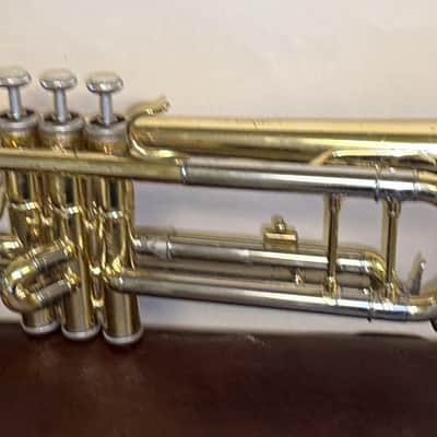 Accent model ML, Bb Trumpet W/ Original Hardcase  PLAYER image 2