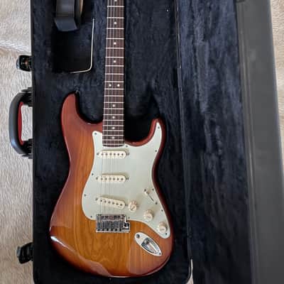 Fender American Deluxe Stratocaster (Ash) – 2013 image 1