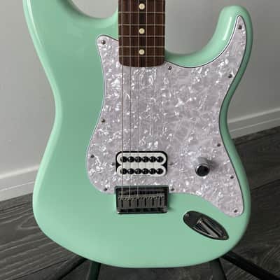 Fender Limited Edition Tom DeLonge Signature Stratocaster - Surf Green image 4