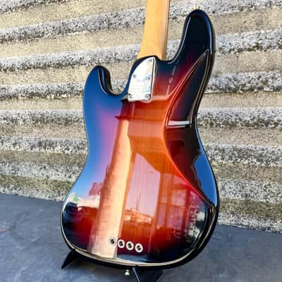 Fender American Pro II Jazz Bass® Rosewood Fingerboard, 3-Color Sunburst 0193970700 image 15