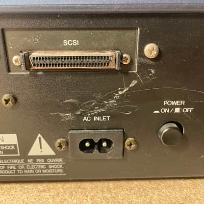 Yamaha SU700 image 4