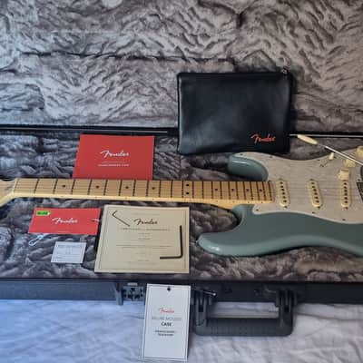 Fender American Professional Stratocaster with Maple Fretboard 2017 Sonic Grey image 12