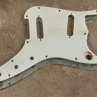 1961 1962 Fender Duo Sonic guitar pickguard white w/shield image 1