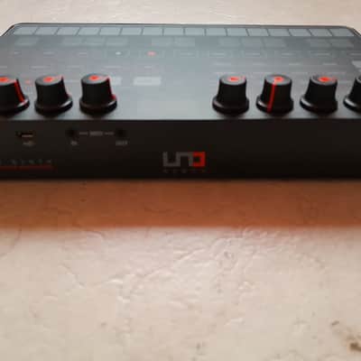 IK Multimedia UNO Analog Synth 2010s - Black image 2