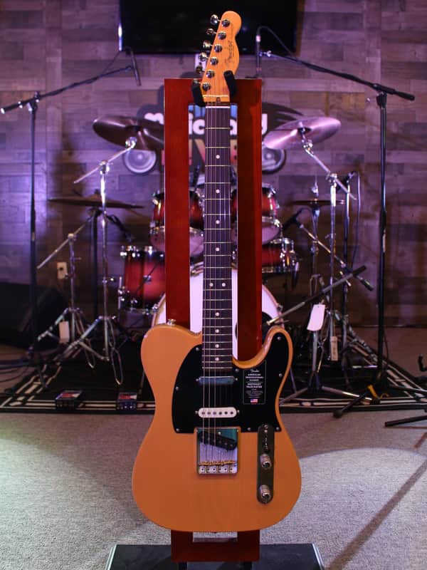 Fender American Professional Classic Hotshot Telecaster Electric Guitar, Butterscotch Blond w/ Bag image 1