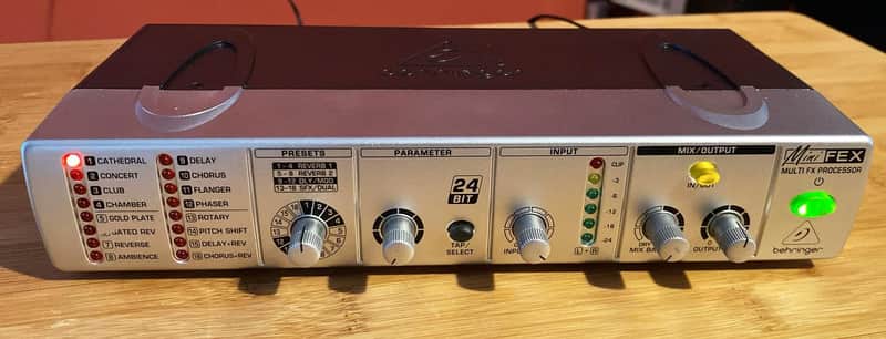 Behringer MiniFEX FEX800 24-Bit Multi FX Processor – Excellent Condition image 1