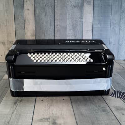Hohner Bravo III Chromatic 80 Bass Piano Accordion Black + Bag, Straps image 9