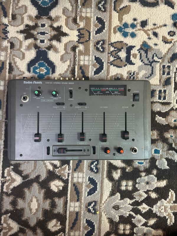 Radio Shack SSM-60 stereo sound mixer - Silver image 1