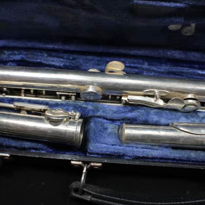 A Bundy ll Silver Plated Flute in it's Original Case 7 F image 5