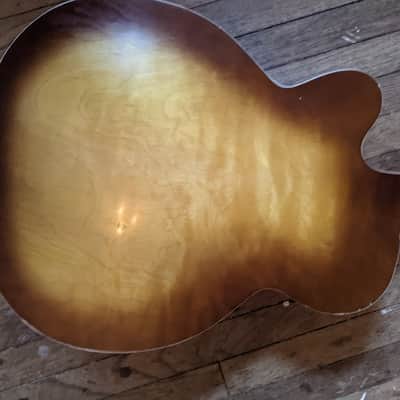 Lafayette V-31 Arched Top Hollow Body Guitar 1960s Sunburst Cutaway Japan  Teisco image 4