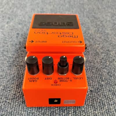 BOSS MD-2 Mega Distortion Effects Pedal for Guitar image 3