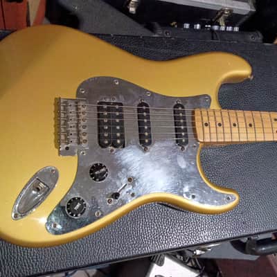 Fender Gold Sister Stratocaster special run 2005 image 3