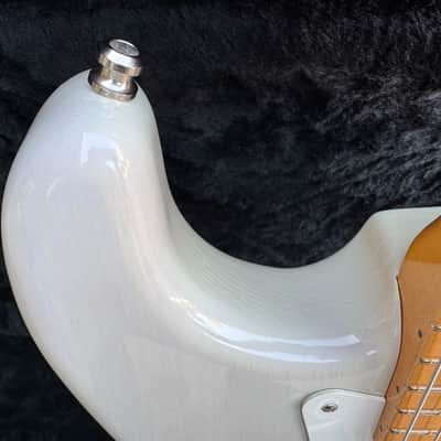 Fender Eric Johnson Stratocaster with Maple Fretboard 2005 - Present White Blonde image 7