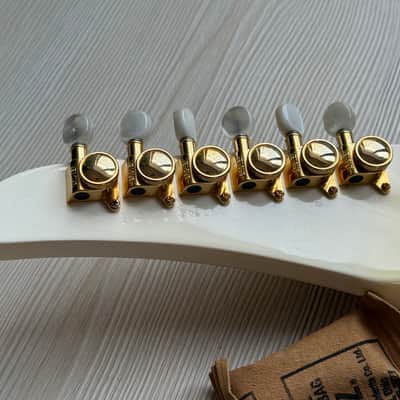 2014 Gibson Limited Edition Lzzy Hale Explorer – Alpine White image 22