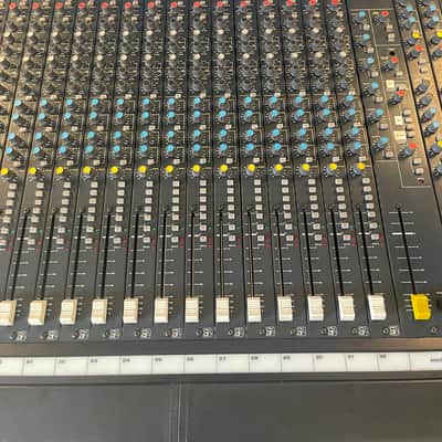 Soundcraft 600 series Modified Recording Desk  32 x 8 full patchbay image 5