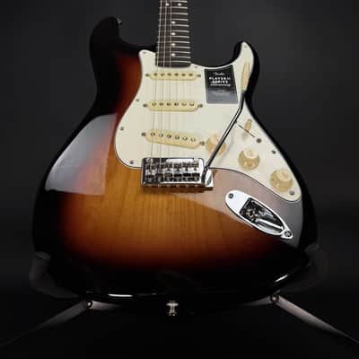 Fender Player II Stratocaster - 3-Color Sunburst w/ Rosewood Fingerboard image 3