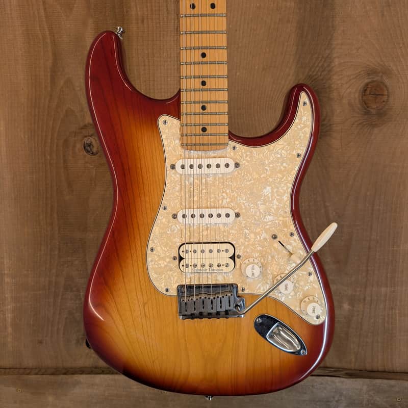 2000 Fender American Lone Star Stratocaster HSS – Sienna Sunburst – Includes Hard Case – Used Excellent