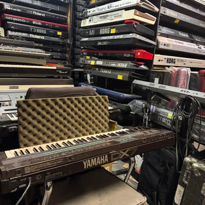 Yamaha DX7 w/E! Programmable Algorithm Synthesizer 61 key keyboard //ARMENS// image 4