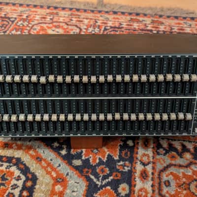 BSS FCS-960 Dual Channel 30-Band Graphic EQ | Reverb